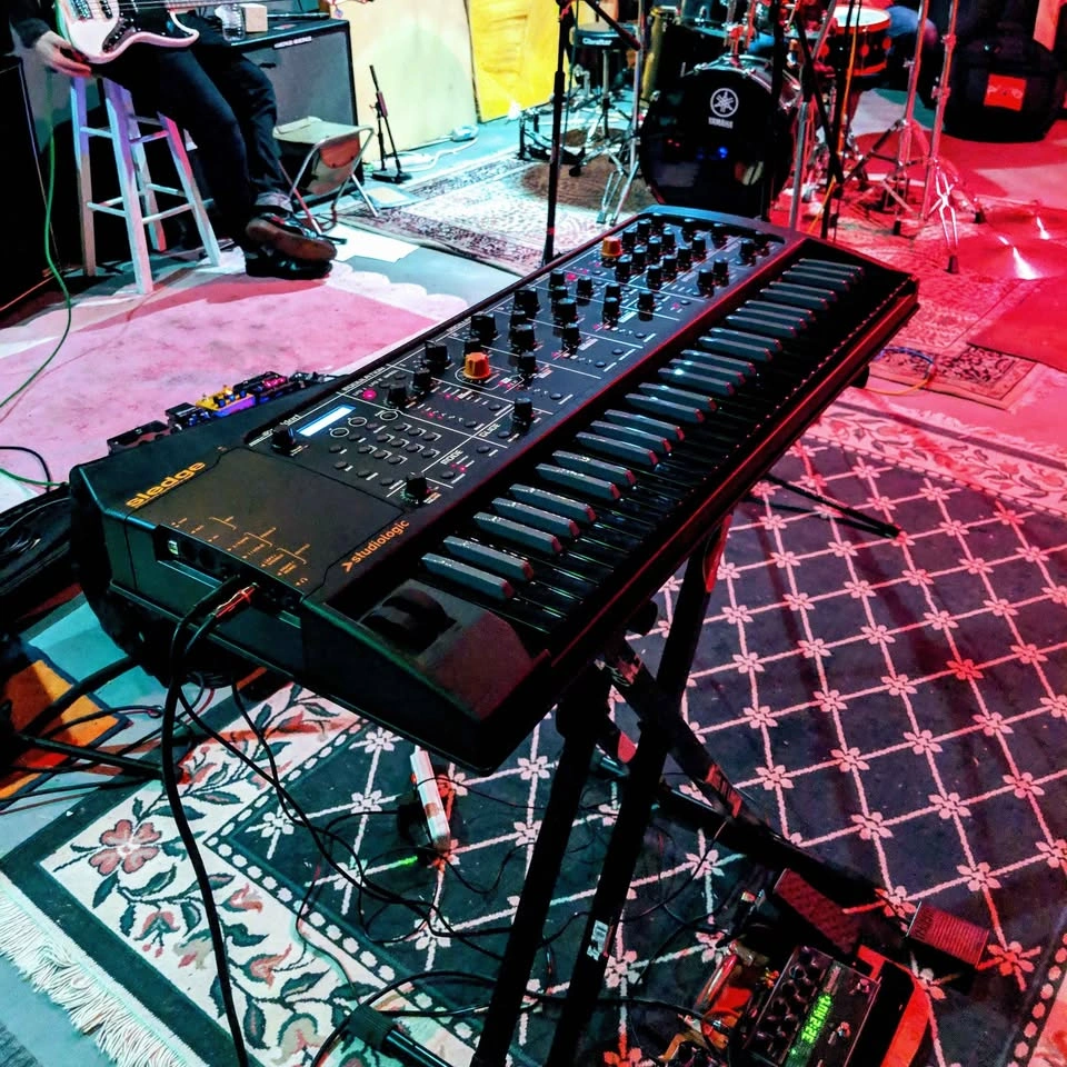Studiologic Sledge 2.0 61-Key Synthesizer w/ Gator Case
