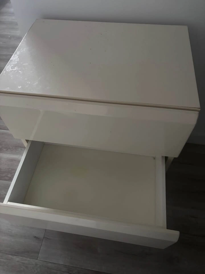 3 Drawer Night Table - photo 2