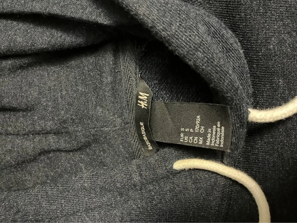 H&M Men's Small Hooded Sweater - photo 2