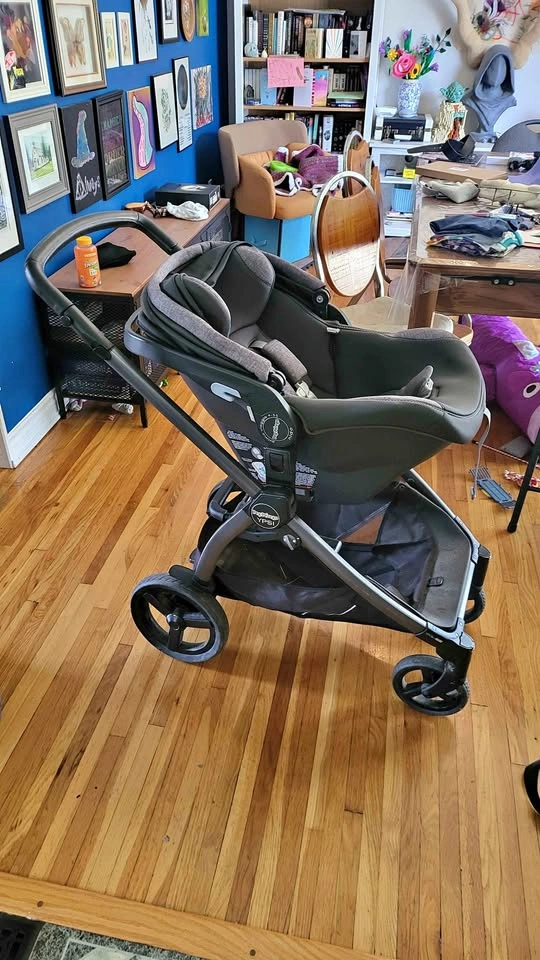 Peg Perego Ypsi Travel System (Stroller, Car Seat)