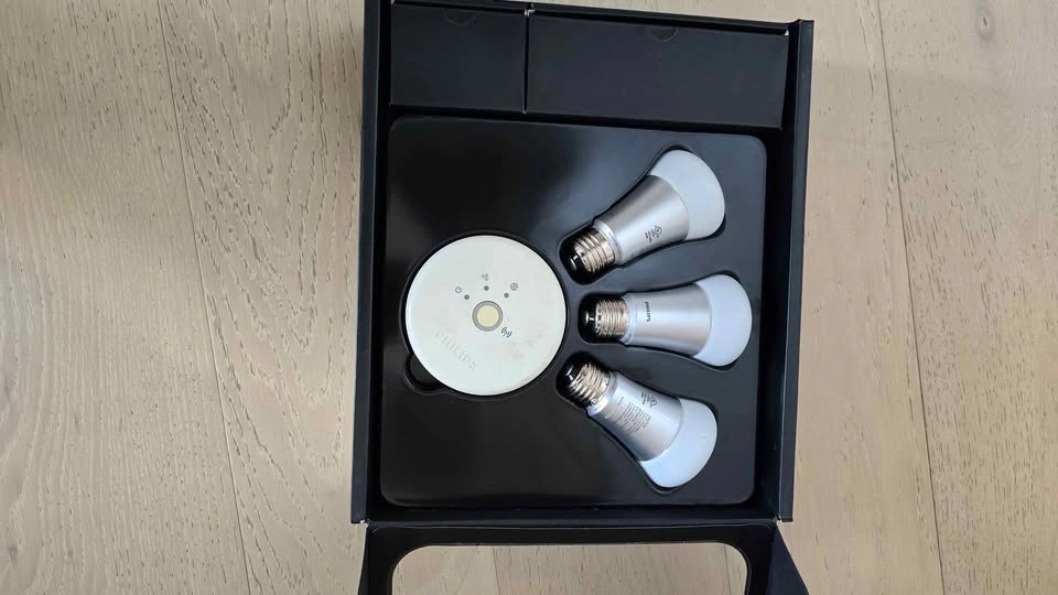 Philips Hue Starter Kit - photo 2