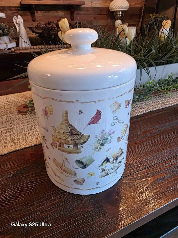 Cookie jar