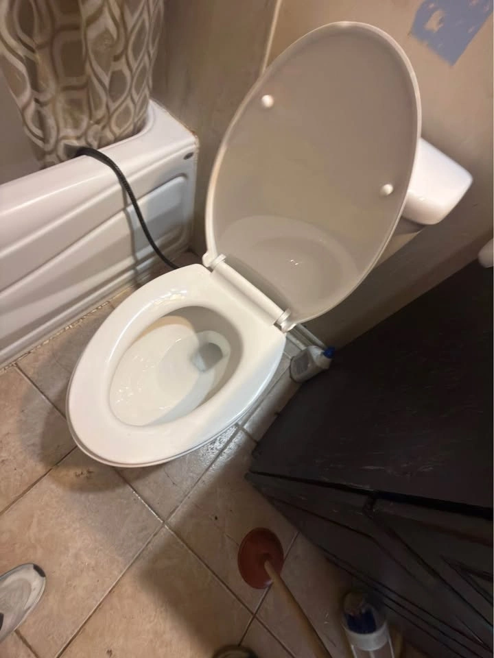 Toilet installation - photo 3
