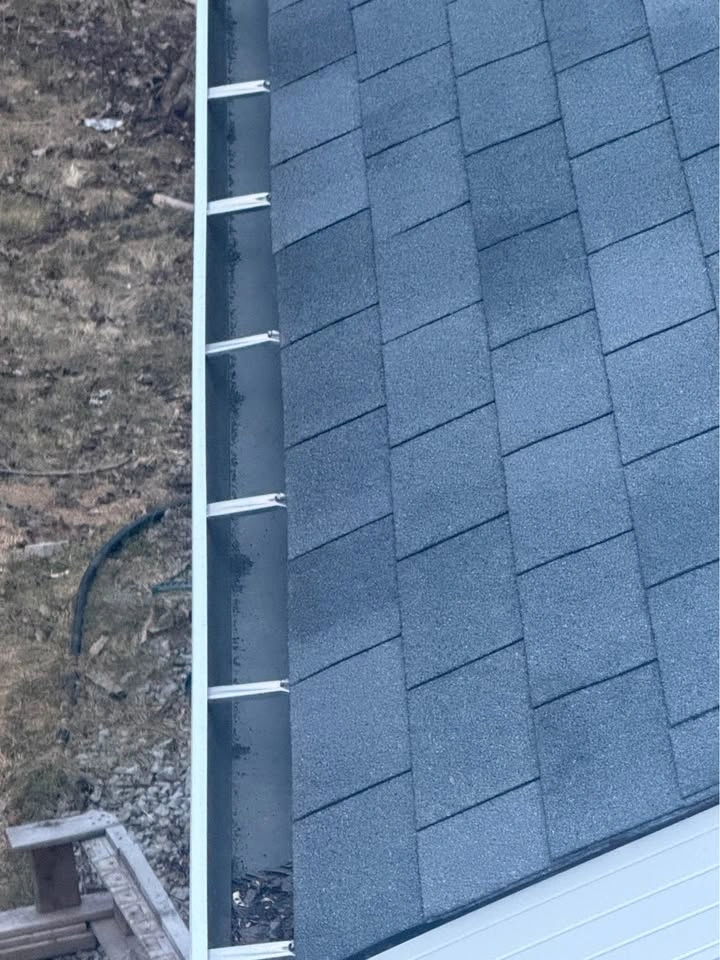 Gutter cleanup before summer - photo 3