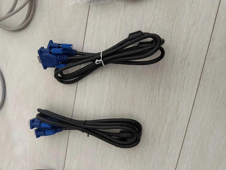 Assorted cables - photo 4