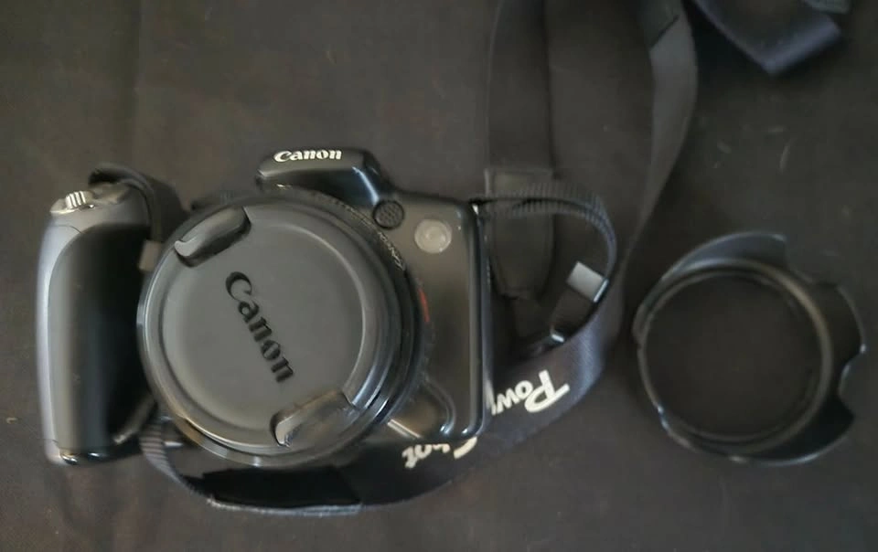 Canon SX10 IS Camera Bundle w/ Accessories - photo 2