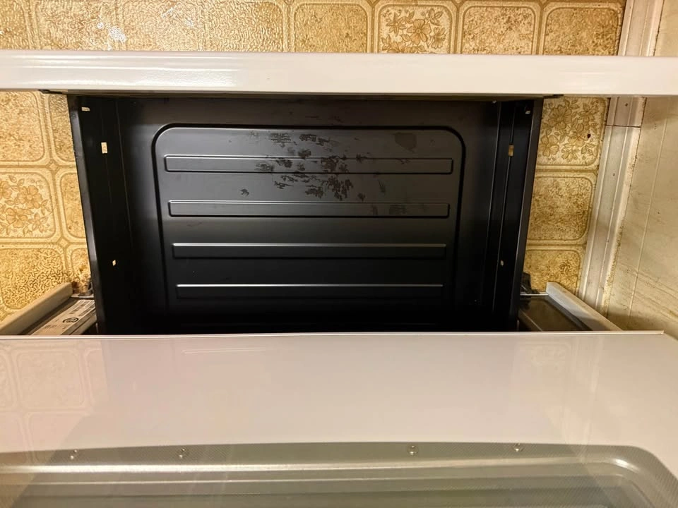 Kenmore Electric Range - photo 4