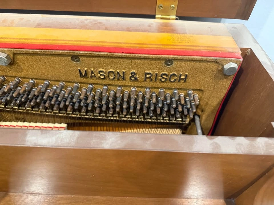 Mason & Risch Upright Piano - photo 3