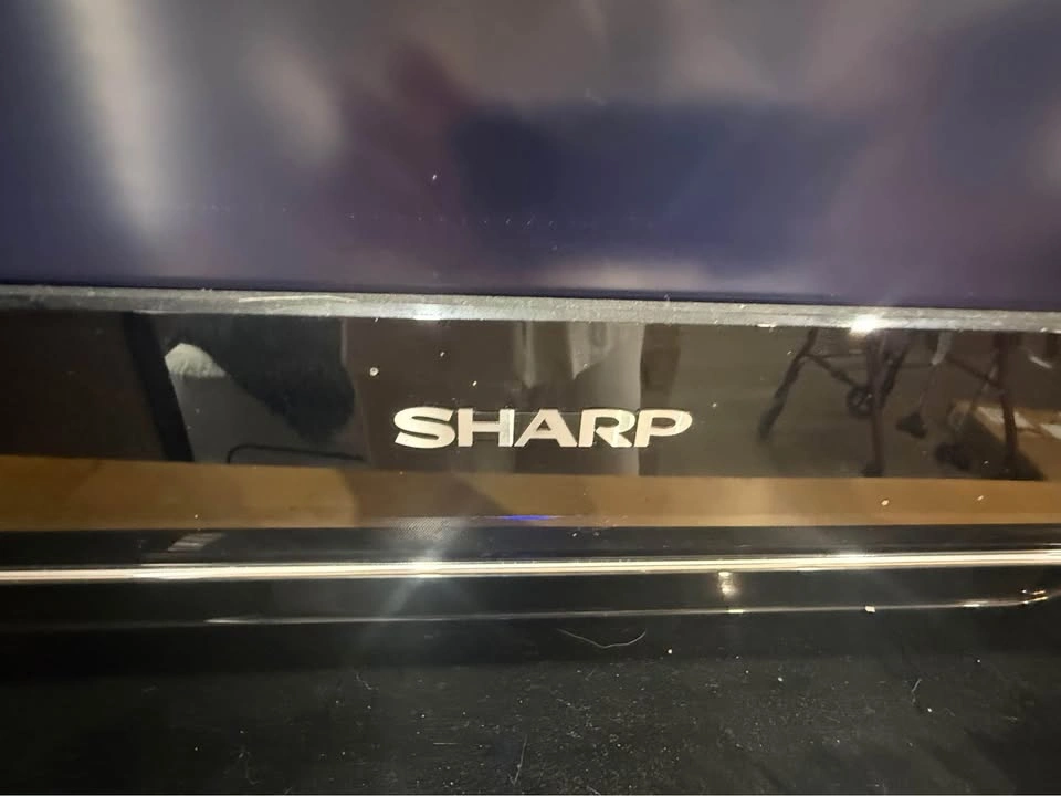 Sharp AQUOS TV - photo 2