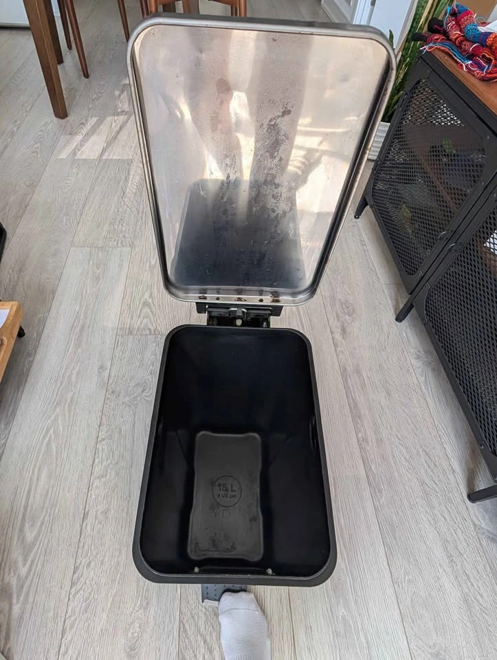 Stainless Steel Foot Pedal Trash Can - photo 5