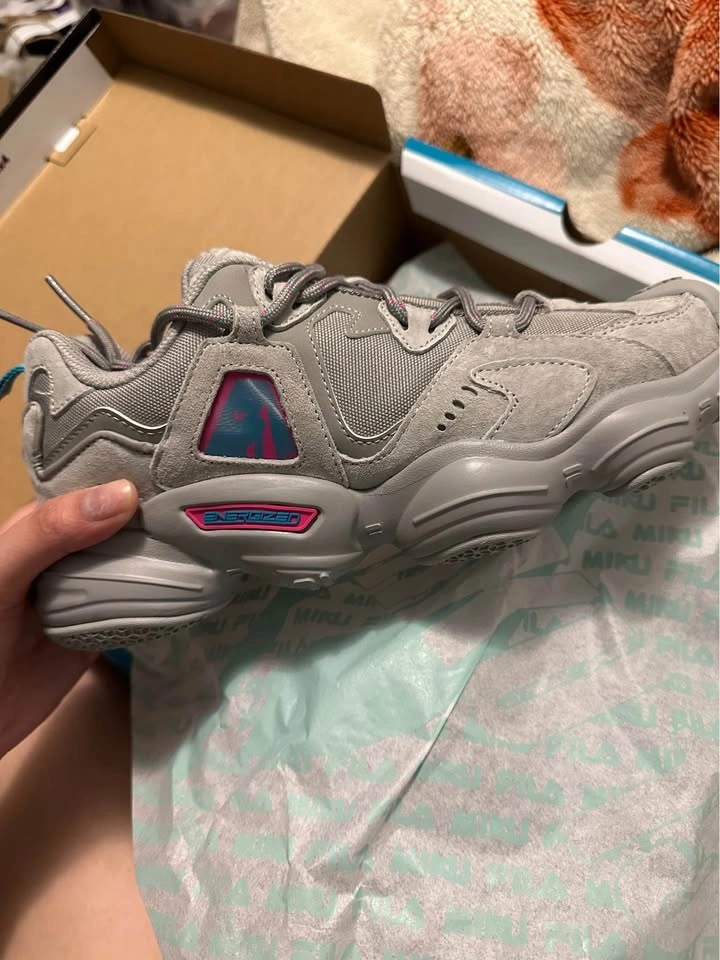 Hatsune Miku x Fila Collab Sneakers - photo 3