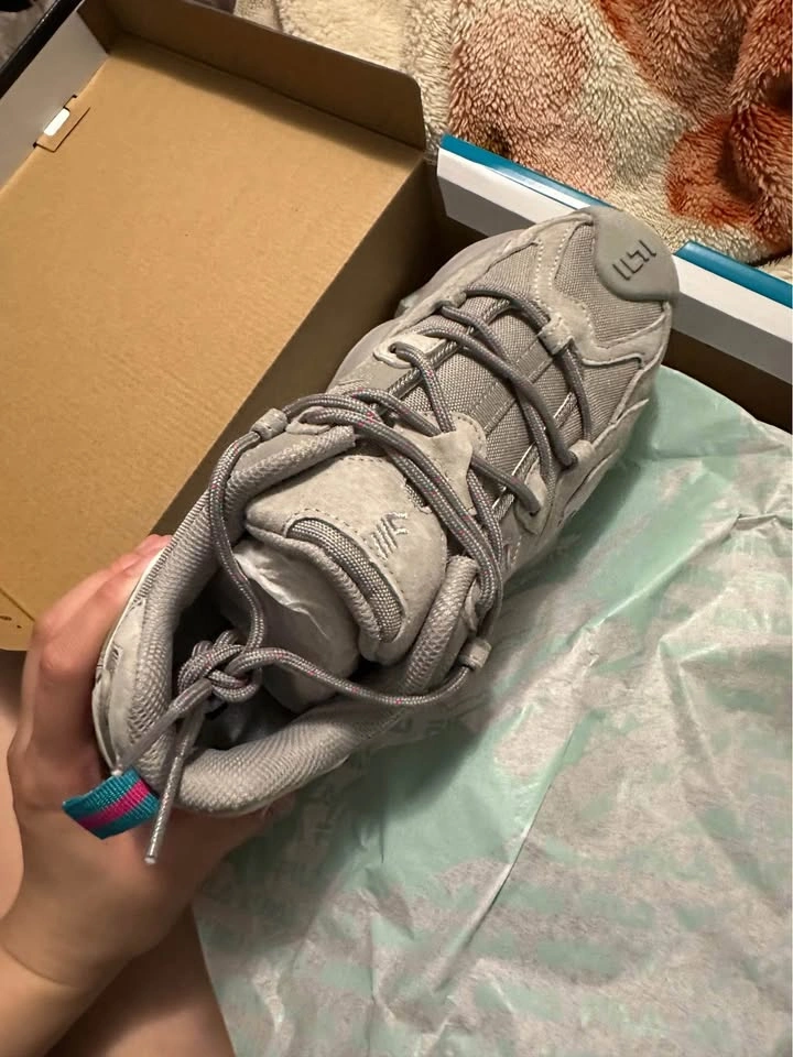 Hatsune Miku x Fila Collab Sneakers - photo 4