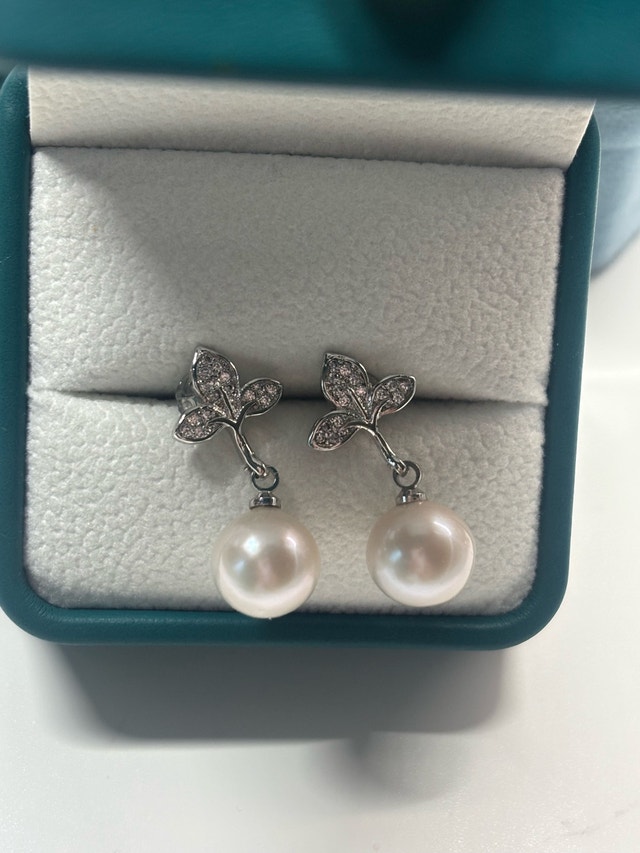 NEW 10mm Freshwater Pearl Leaf Drop Earrings