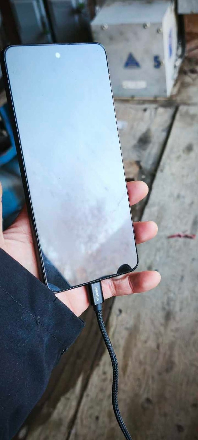 OPPO A40 COLOR OS $150 OBO! UNLOCKED - photo 3