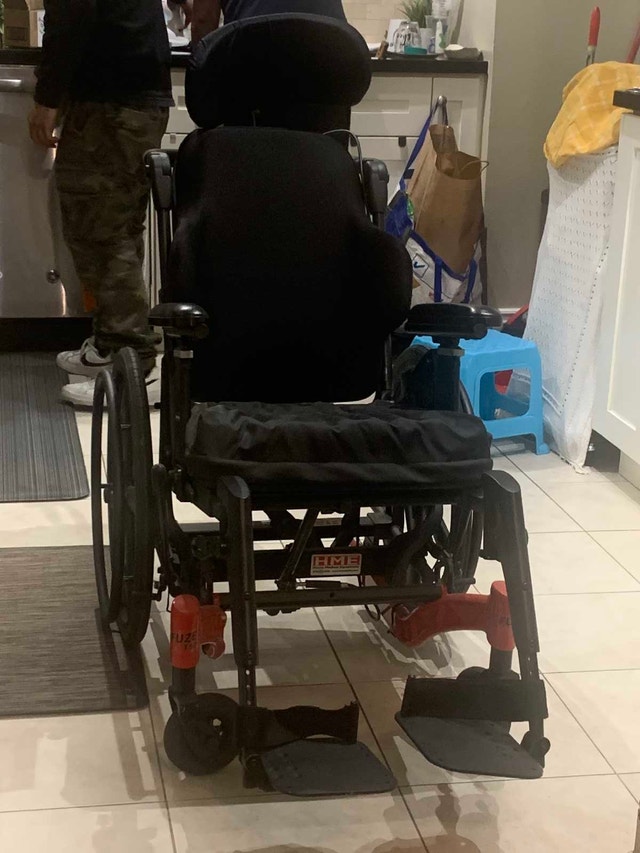 wheel chair - photo 5