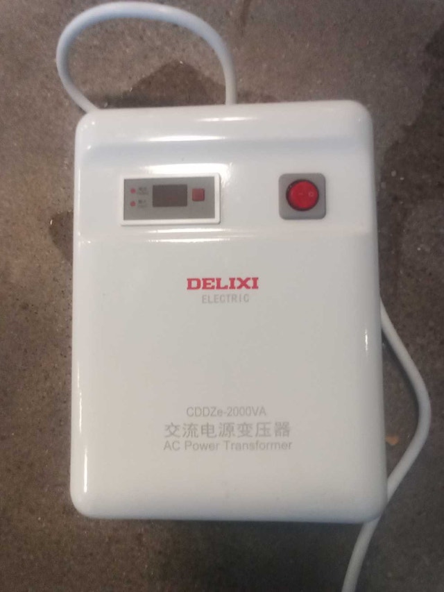 DELIXI CDDZ-3000VA AC Power Transformer 220V to 110V