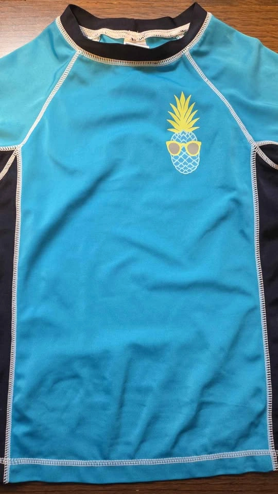 Like new! Swim shirt - photo 3