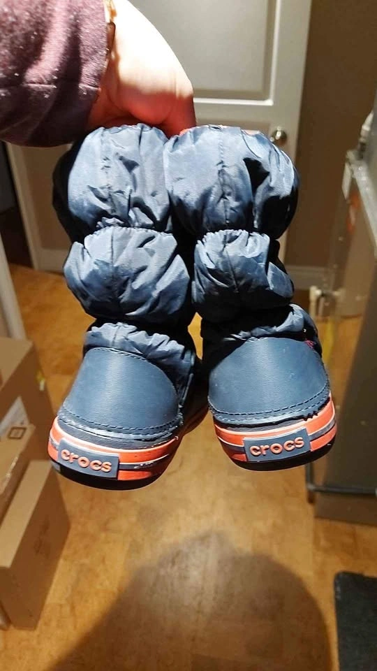 Crocs fleece lined warm rain boots size 3 - photo 2