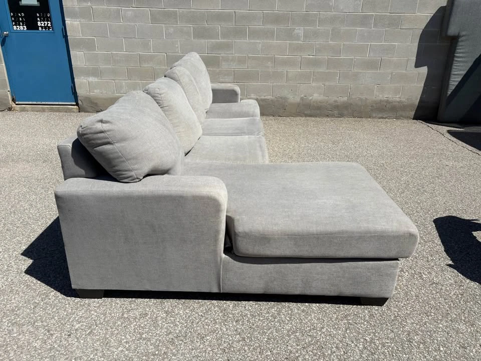 Large Grey Ashley Sectional Sofa with Chaise - Free Delivery - photo 4