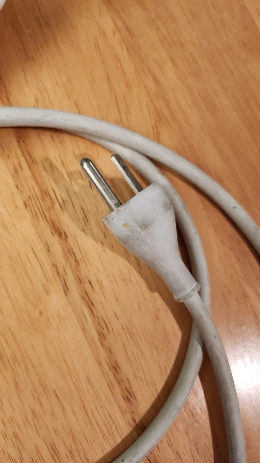 Apple 60W MagSafe Power Adapter Charger (A1344) - photo 4