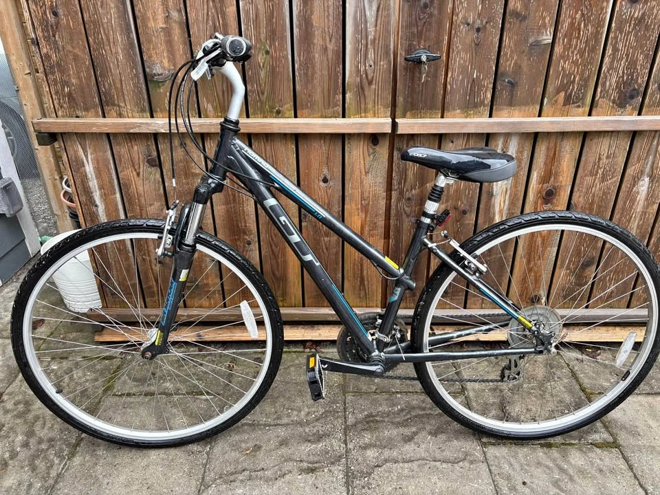 GT Nomad Hybrid Bike – Small (Women’s) – Great Condition