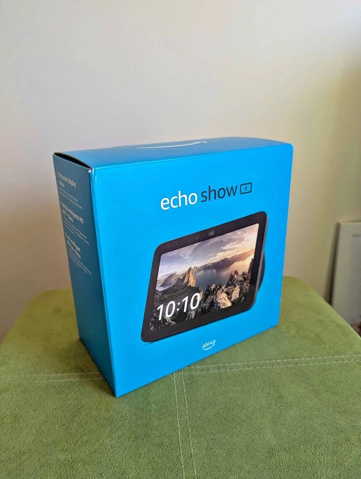 Unopened Amazon Echo Show 8inch
