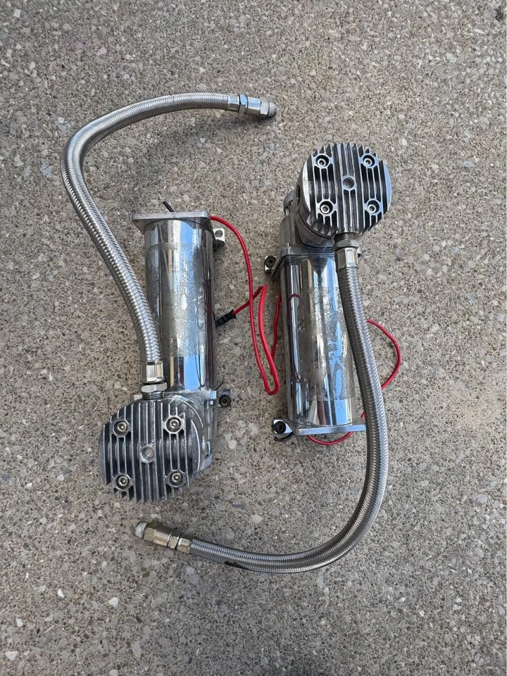 2x Air Ride Compressors - photo 2