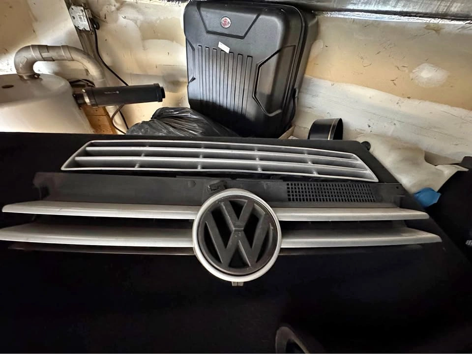 Volkswagen Grilles for 2007 Golf