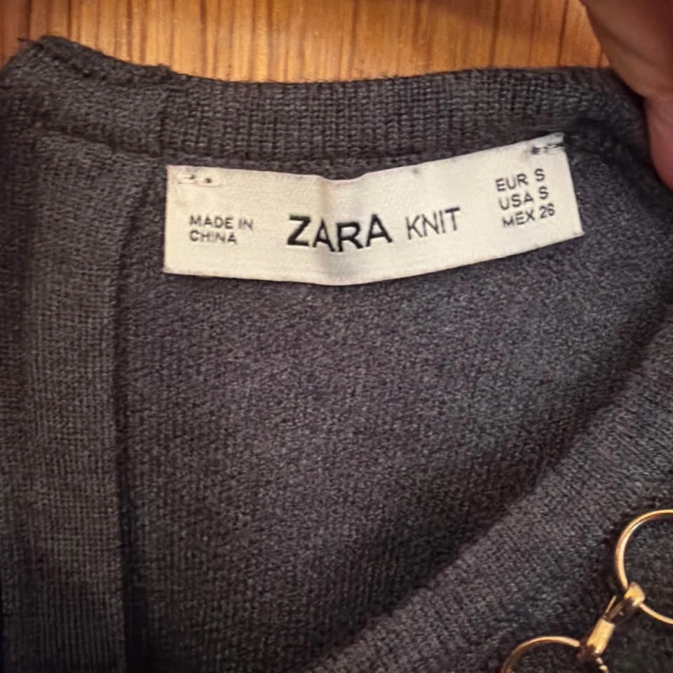 Zara Charcoal Gray Short-Sleeve Top with Gold Chain Detail S - photo 3