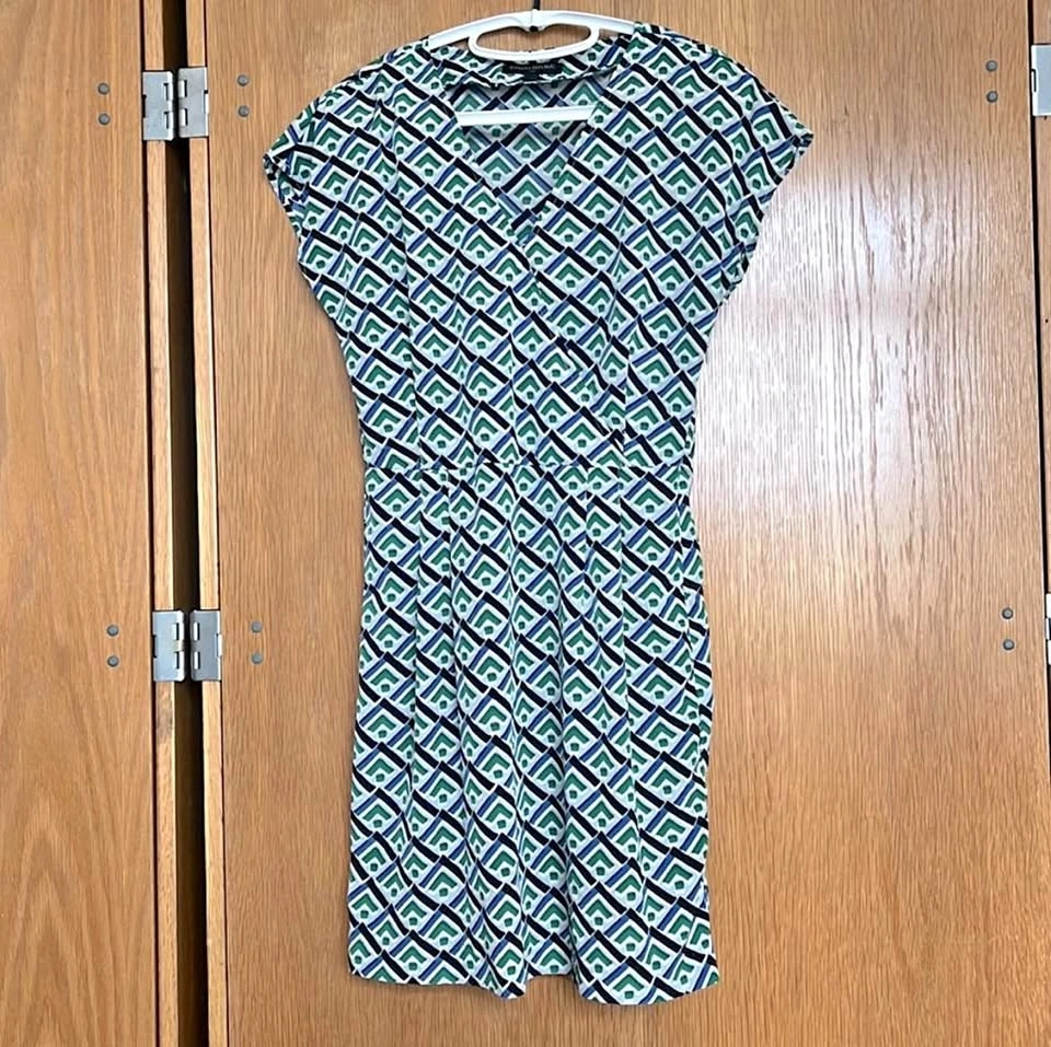 Banana Republic Sleeveless Crew Neck Top - Size 4