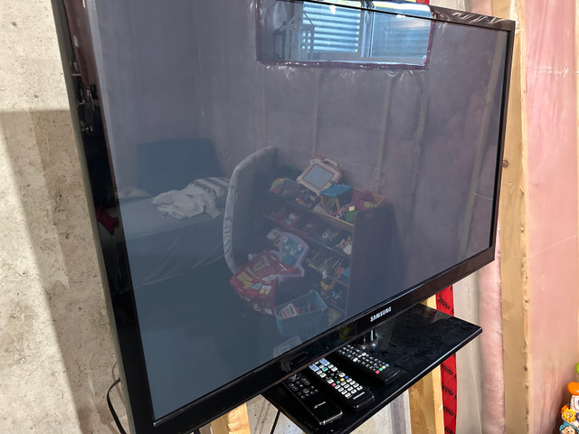 45” Samsung TV