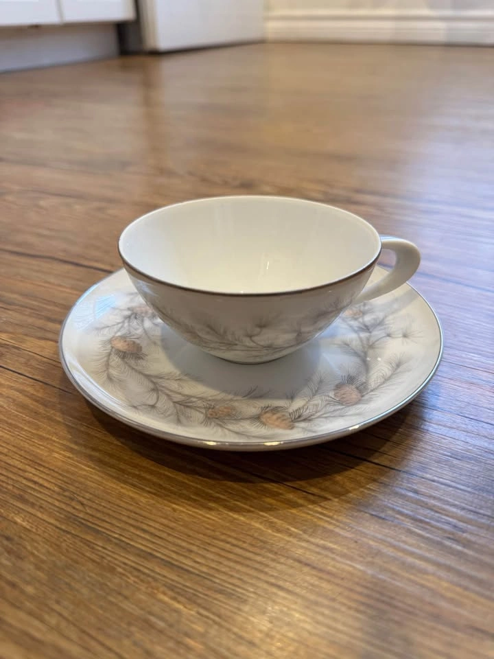 Fine China - Elegant Pinecone Design Porcelain Tea Set - photo 2