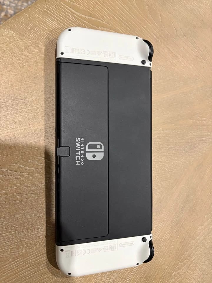 Nintendo Switch OLED - photo 3