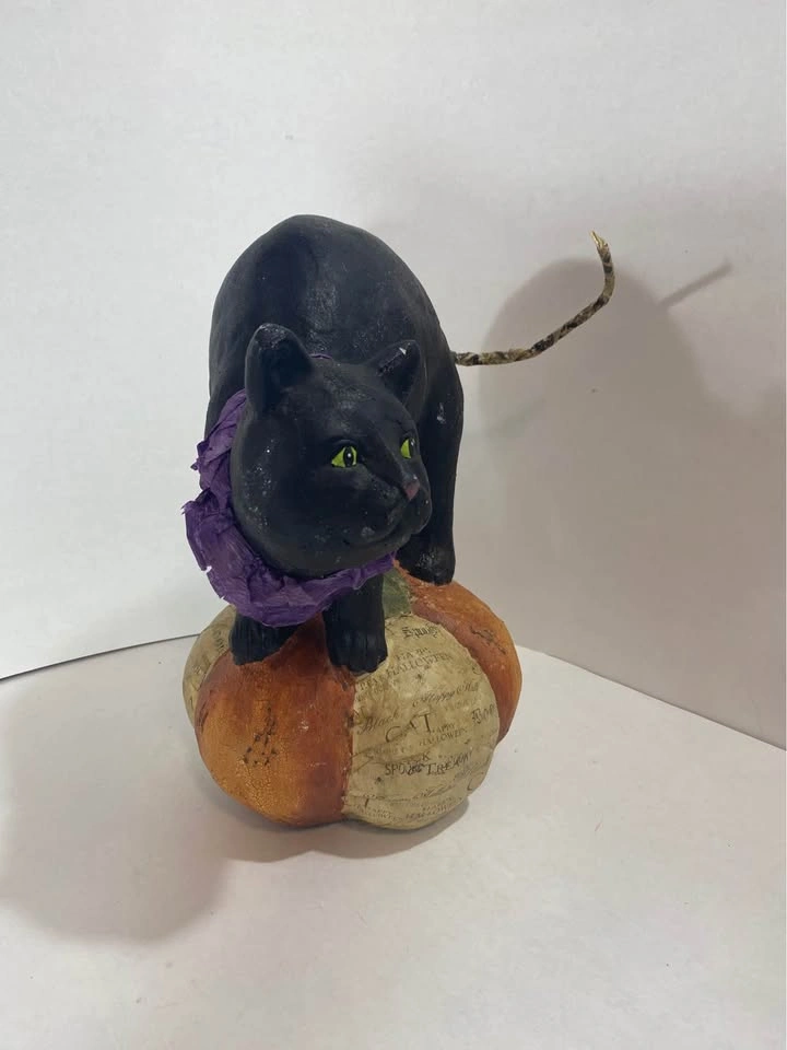 halloween cat statue - photo 2