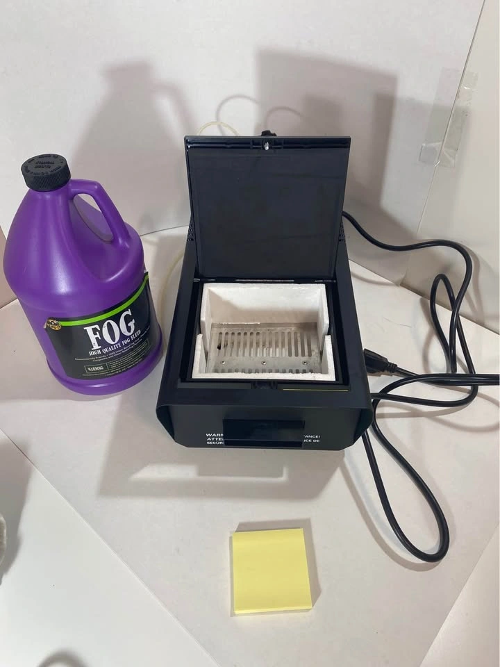 Low Lying 400W Fog Machine w/ 1/2 JugLiquid (delivery available) - photo 2