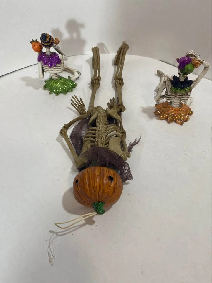 Halloween Skeleton Figures - photo 5