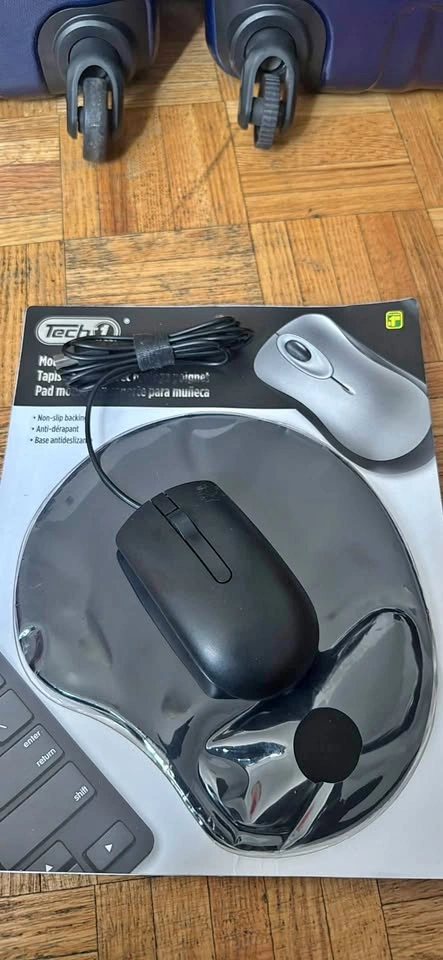 Dell Wired Mouse + Mouse Pad – Great Condition