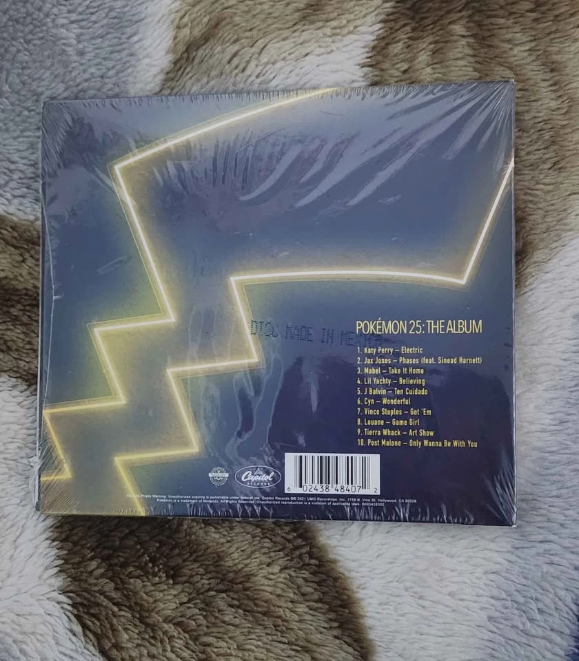 Pokemon 25 Album (Target Exclusive) - photo 2
