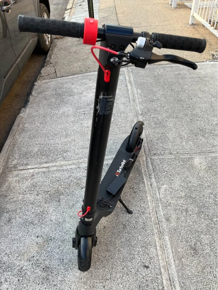 Turbo ant x7 pro scooter - 20mph, 32mi range, charger incl. - photo 2