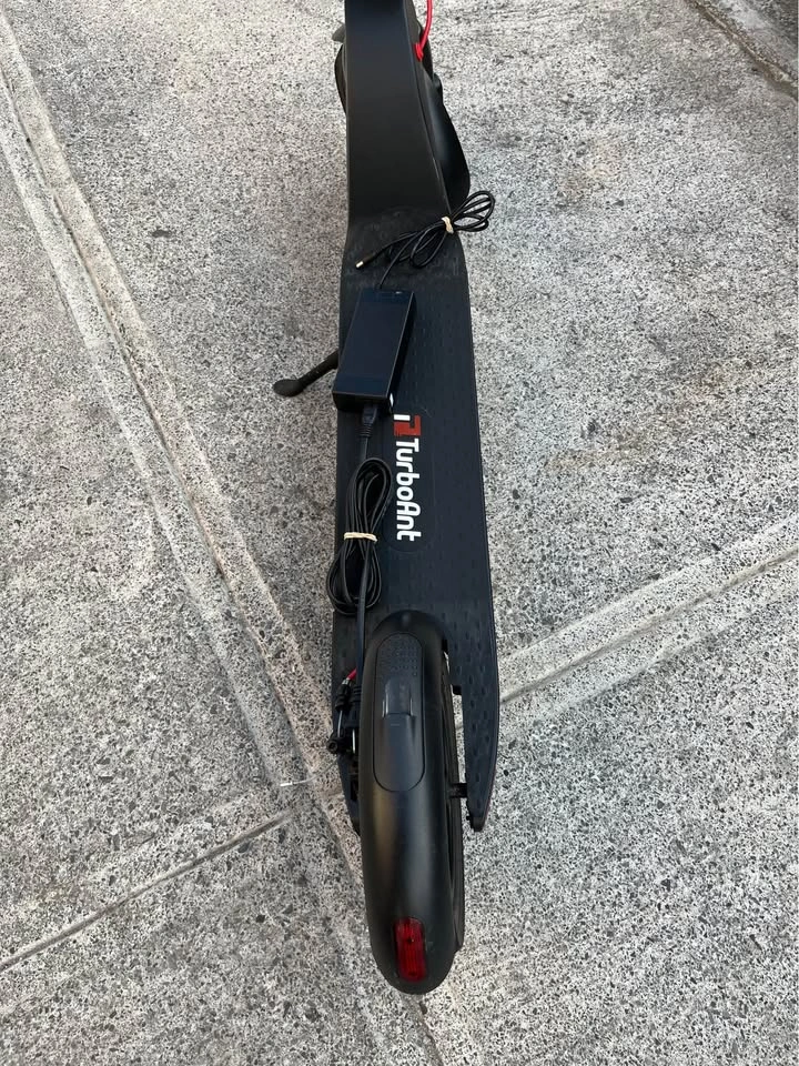 Turbo ant x7 pro scooter - 20mph, 32mi range, charger incl. - photo 4