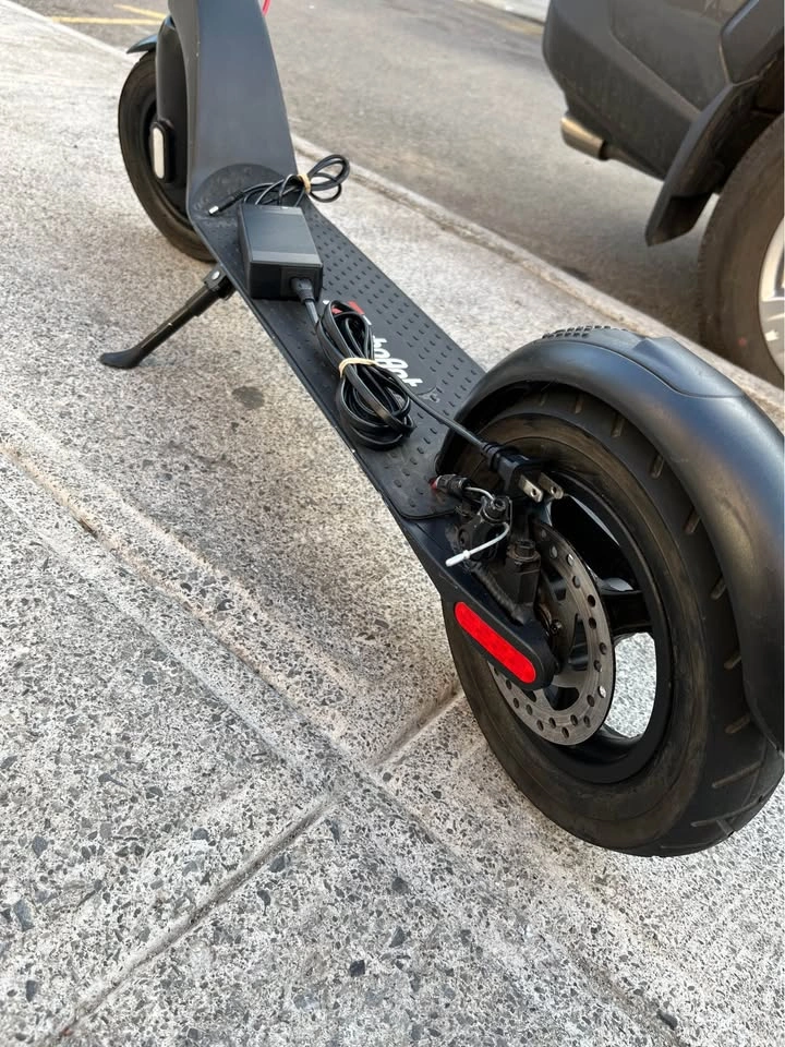 Turbo ant x7 pro scooter - 20mph, 32mi range, charger incl. - photo 5