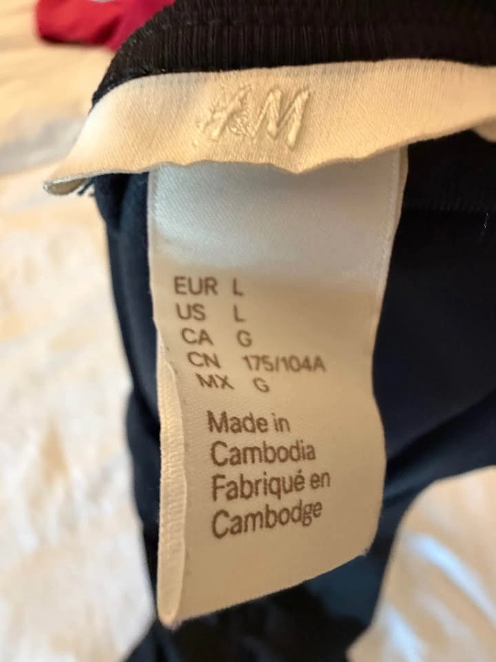 $4 H&M top black - large - photo 2