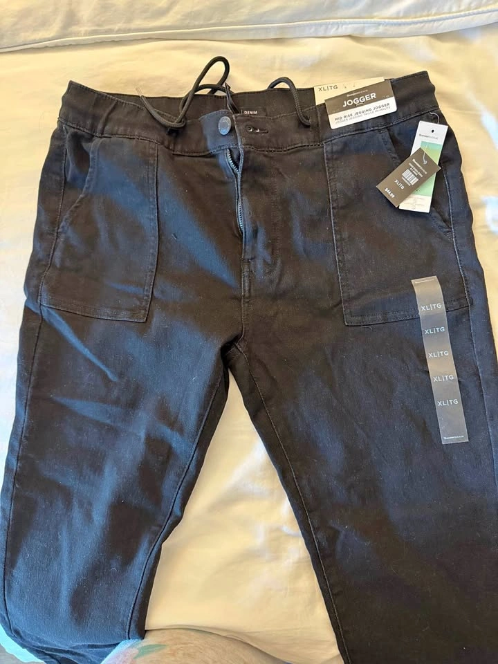 $10 NEW jogger jeans women’s
