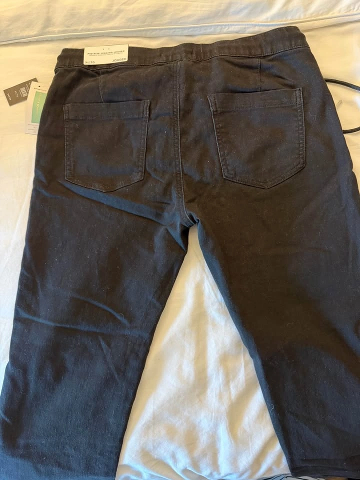 $10 NEW jogger jeans women’s - photo 2