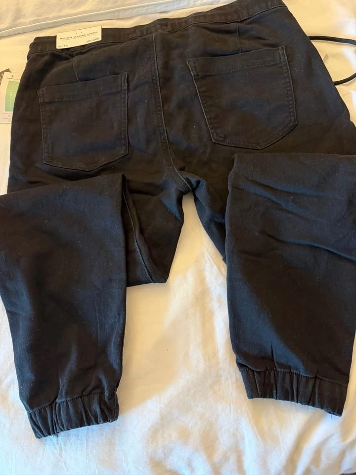 $10 NEW jogger jeans women’s - photo 3