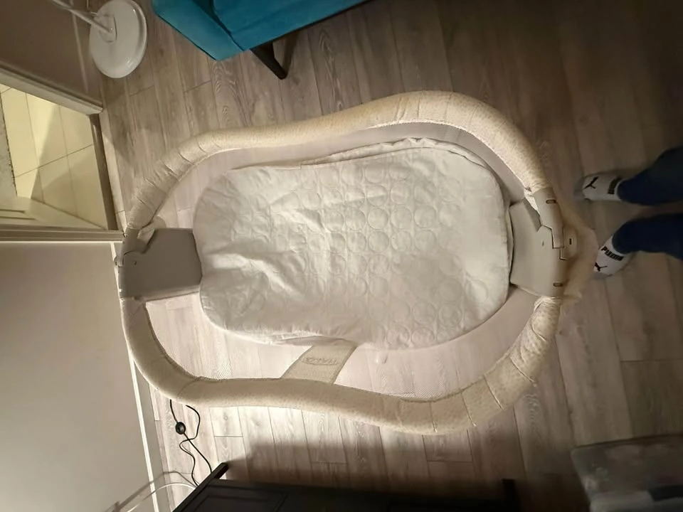 Bassinet with sound machine and vibration - photo 2