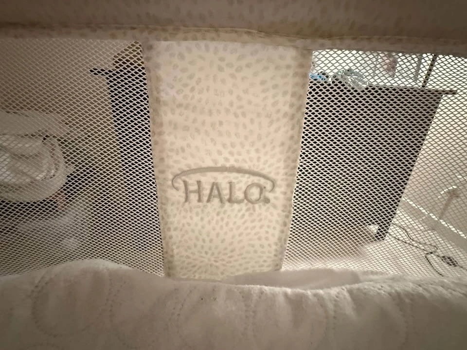 Bassinet with sound machine and vibration - photo 5