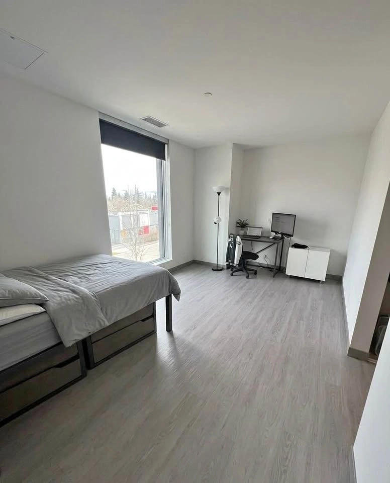 PRIVATE ROOM (with bathroom)