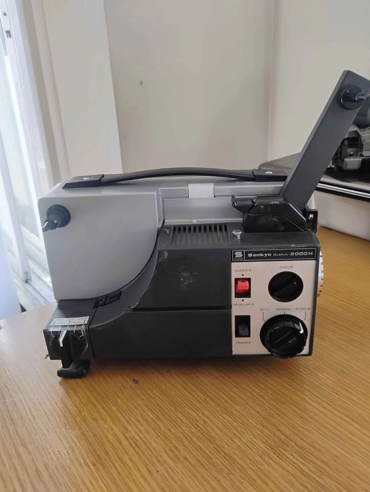 Sankyo Dualux-2000H Super 8 / Regular 8 Film Projector - photo 2