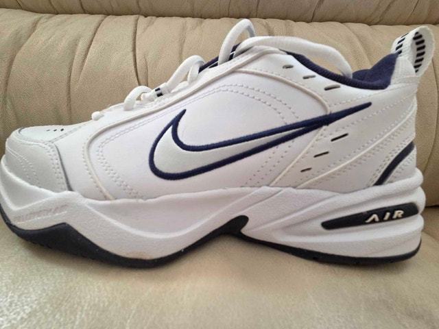 Nike Men's Air Monarch IV Training Shoe Size 9.5